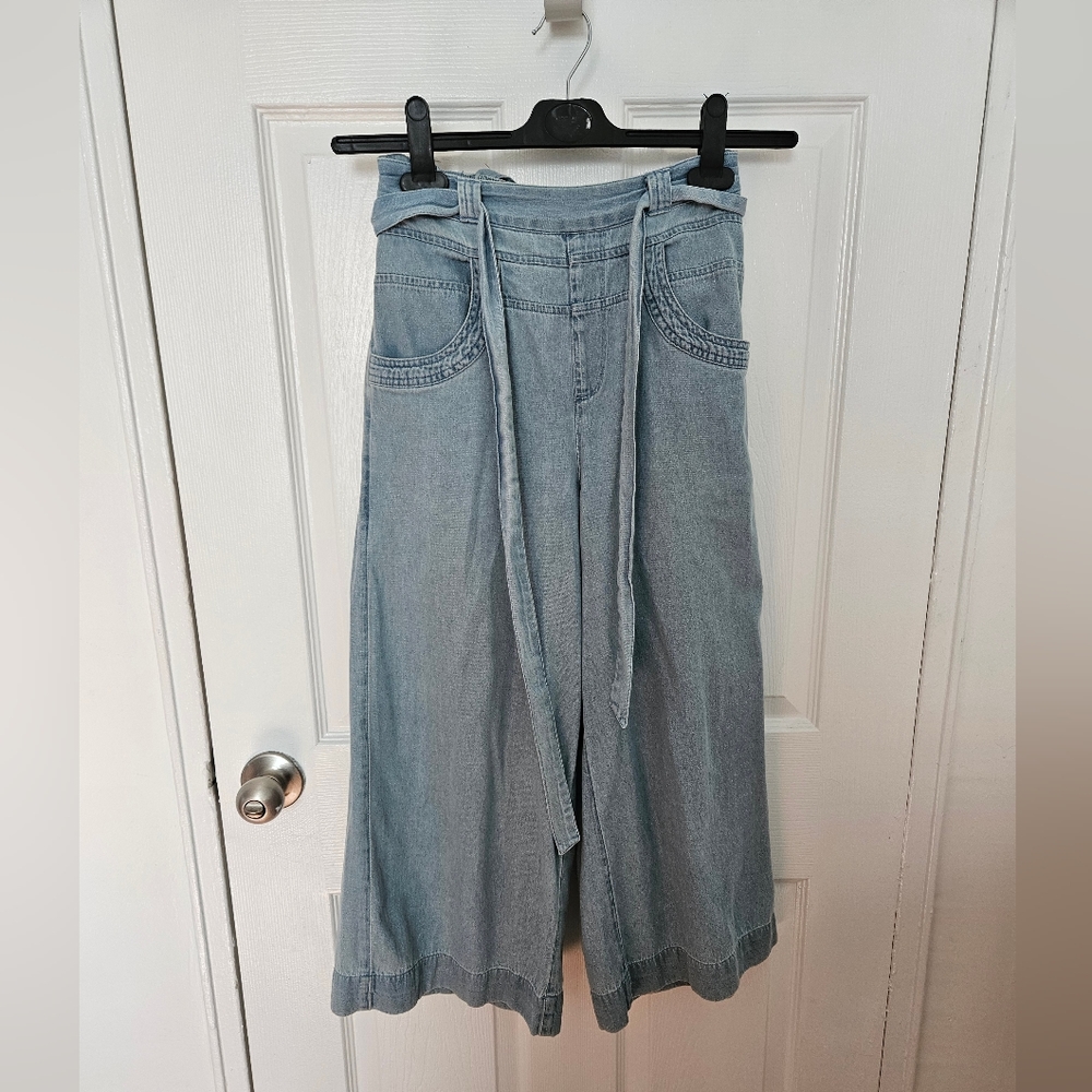 American Eagle highwaist wide soft denim capris